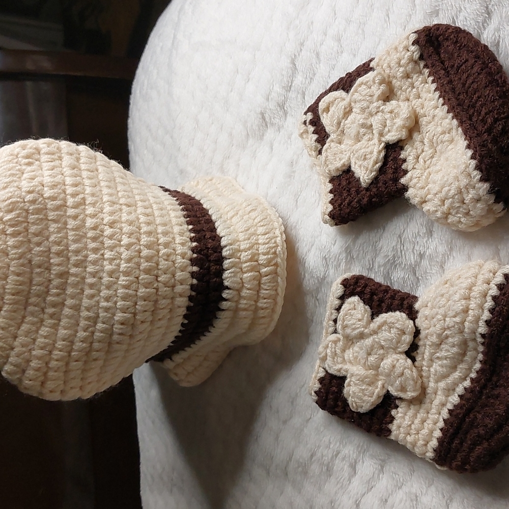 Crochet hat and matching shoes